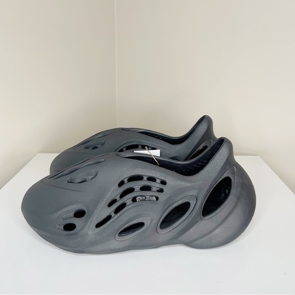 NWB adidas Yeezy Foam RNR - Picture 7 of 9